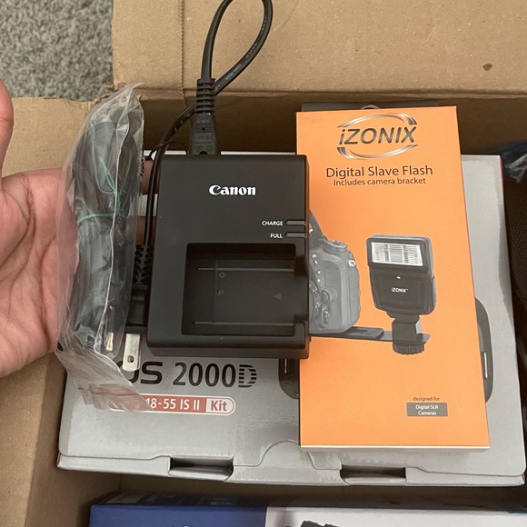 Never used Canon EOS 2000D Camera - Picture 8 of 9